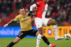 Suleiman dvěma góly poslal Slavii do čtvrtfinále MOL Cupu